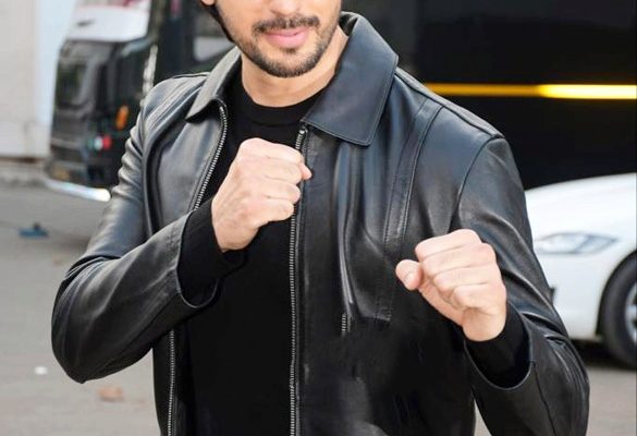 Sidharth Malhotra Biography: Age, Career, Films, Wife and Awards