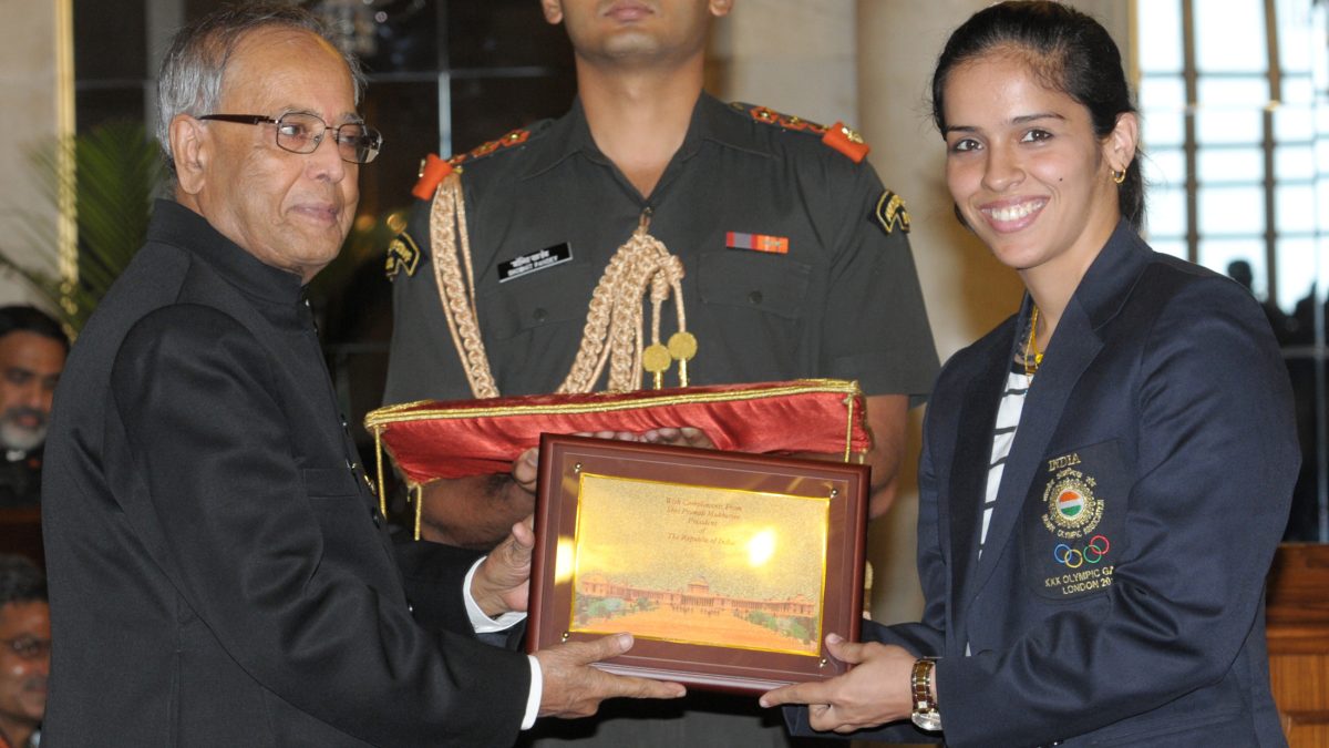 President Pranab Mukherjee honouring Saina Nehwal after her London Olympic bronze, 2012