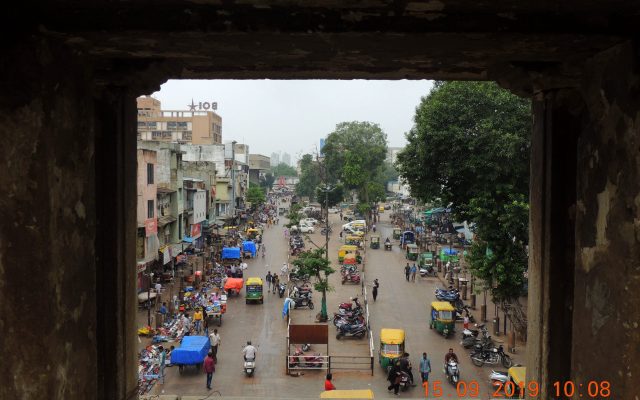 Ahmedabad Civic Body Seals Three Units, Serves 57 Notices and Collects Rs 51,300 in Littering Drive