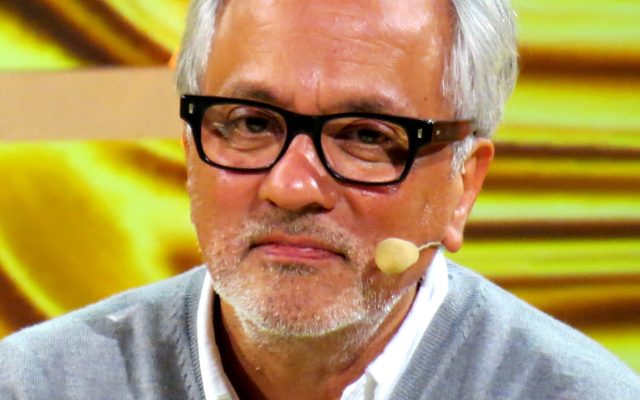 Anish Kapoor Biography: Age, Early Life, Cloud Gate, Sculptures, Turner Prize and Family
