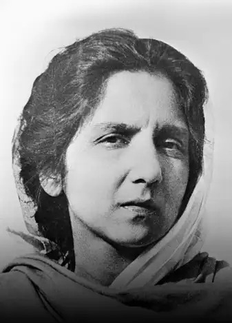 A black-and-white portrait of Aruna Asaf Ali