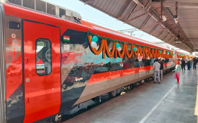 Bengaluru-Mumbai Vande Bharat Sleeper to Start on 1 November: 16 Hours, 823 Berths and Fares From Rs 2,684