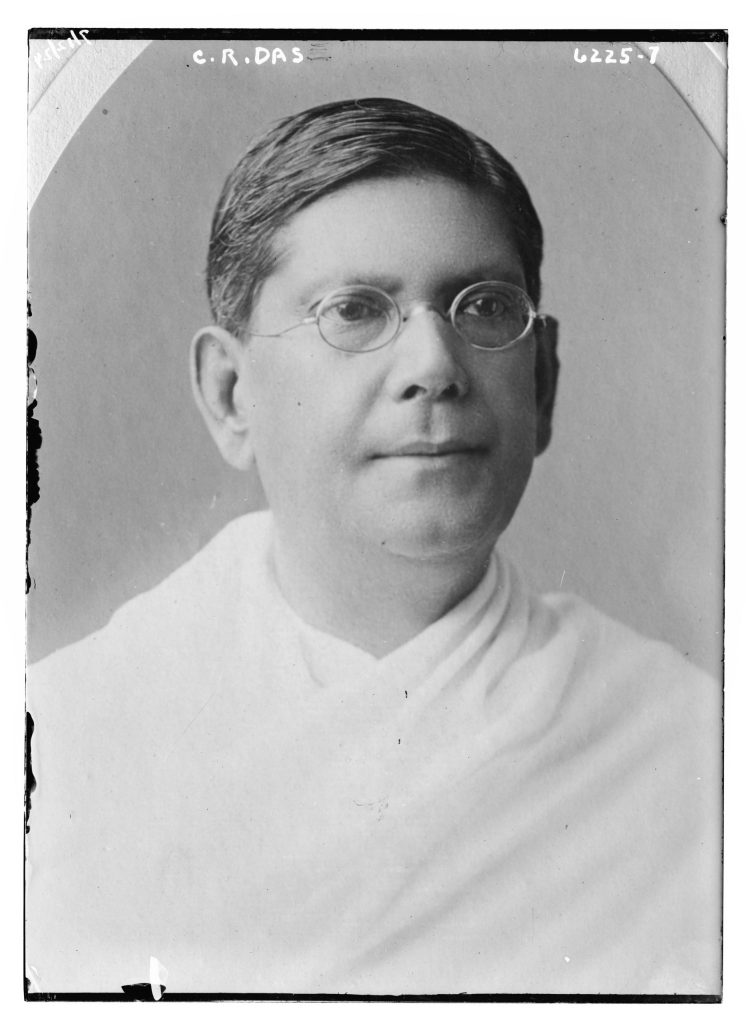 Black-and-white portrait of Chittaranjan Das in round glasses and a white shawl