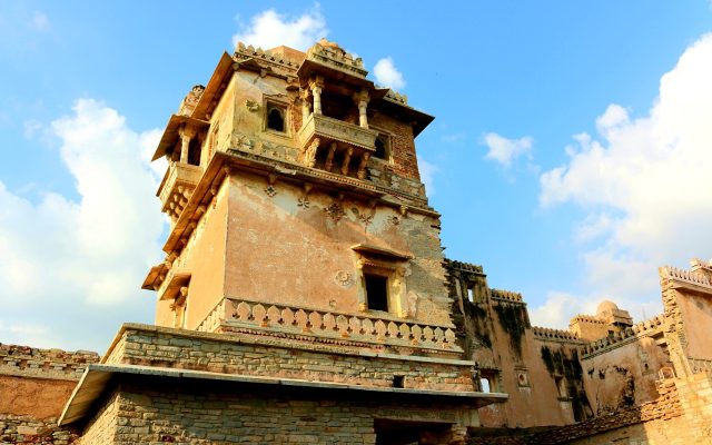 Chittorgarh Fort: Mewar’s Hill Capital, Three Sieges and the Story of Its Structure
