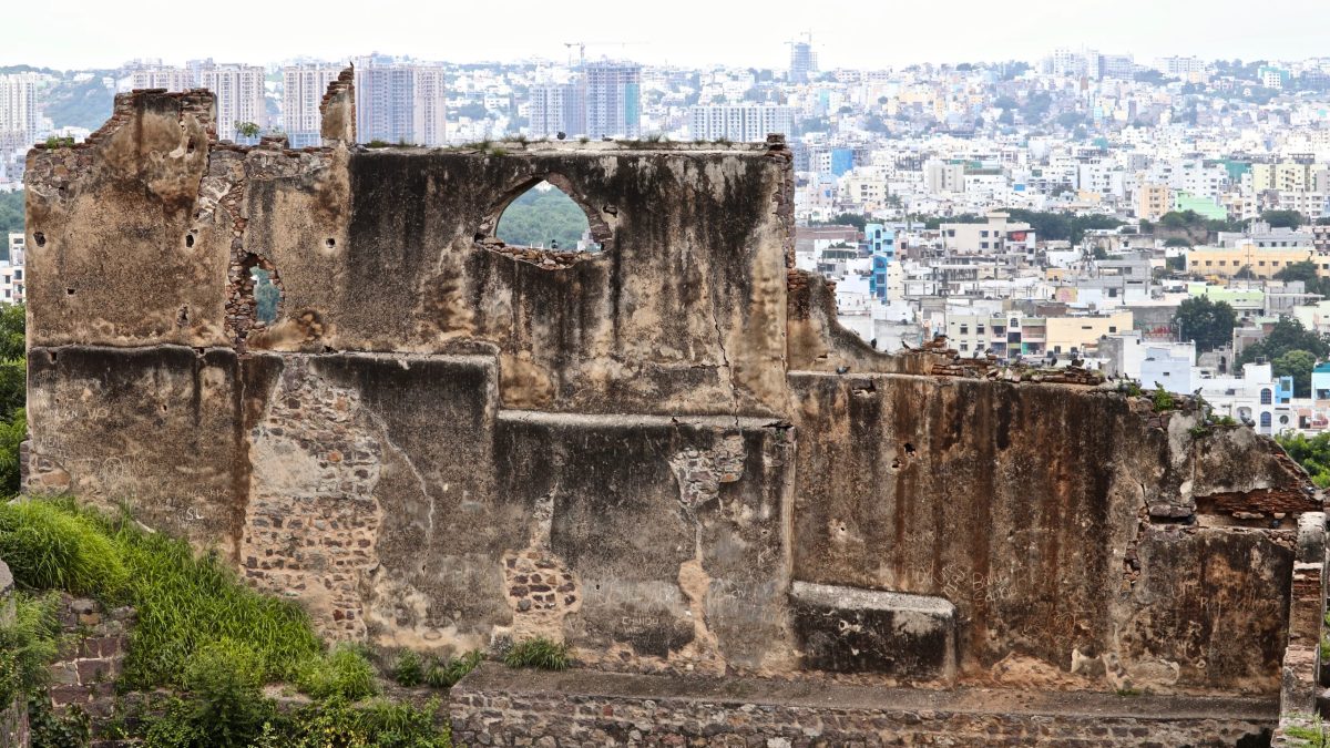 Golconda Fort with the city of Hyderabad in the background