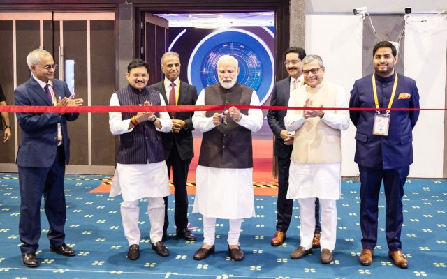 India Mobile Congress 2026: iQOO 16, Motorola Signature 27 and Xiaomi 18 Pro to Get New Snapdragon Chips