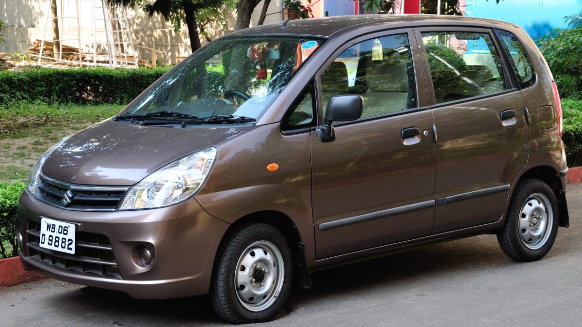 A Maruti Suzuki Zen Estilo parked on a street in India