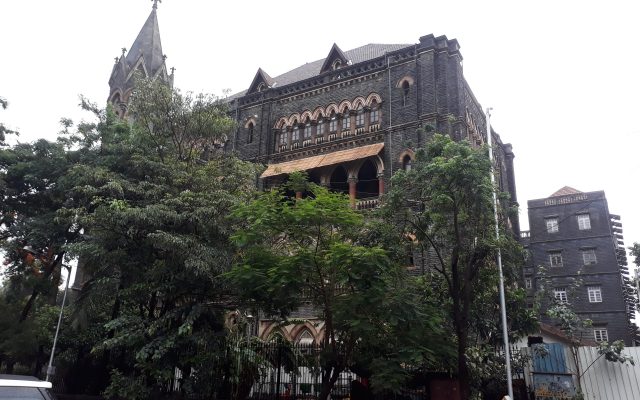 Bombay High Court Extends Its Ban on Firecrackers on Public Roads to the Whole Year and All Festivals Across Maharashtra, With Mumbai’s Air Quality Index Reaching 425 in Places
