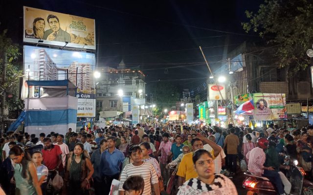 Kolkata’s Chorbagan Durga Puja Stampede Kills 19 and Injures at Least 25: Seven Arrested, a Judge-Led Inquiry Ordered and Fire Notices Served on Three Other Pandals