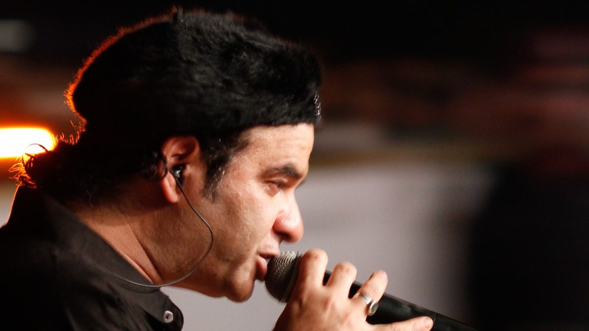 Mohit Chauhan performing at Alcheringa 2013