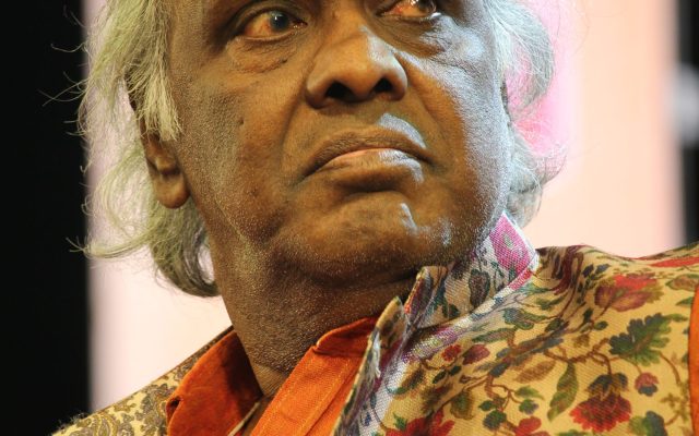 Rahat Indori Biography: Early Life, Urdu Poetry, Famous Shayari, Film Songs, Death and Family