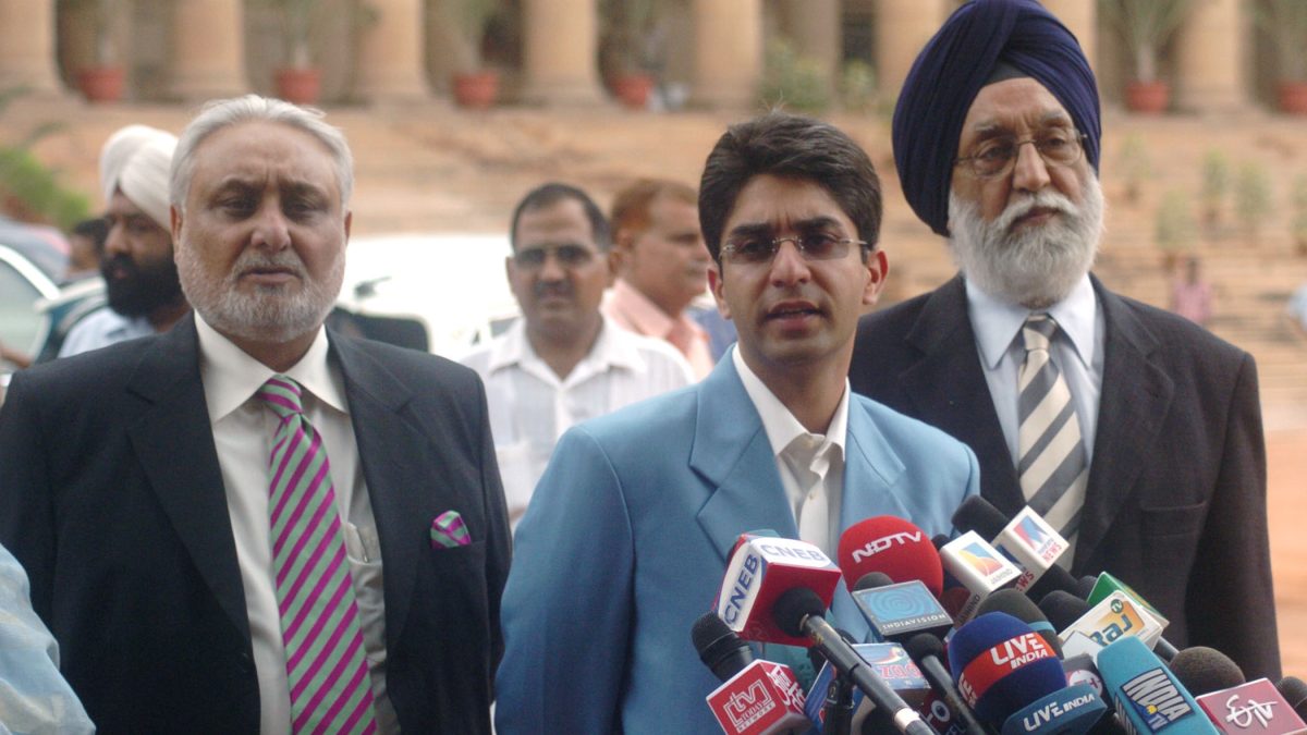 Abhinav Bindra speaking to the media in New Delhi after his Beijing Olympic gold