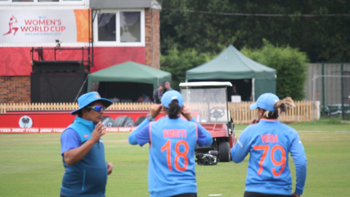India women's players on the field at the 2017 ICC Women's World Cup