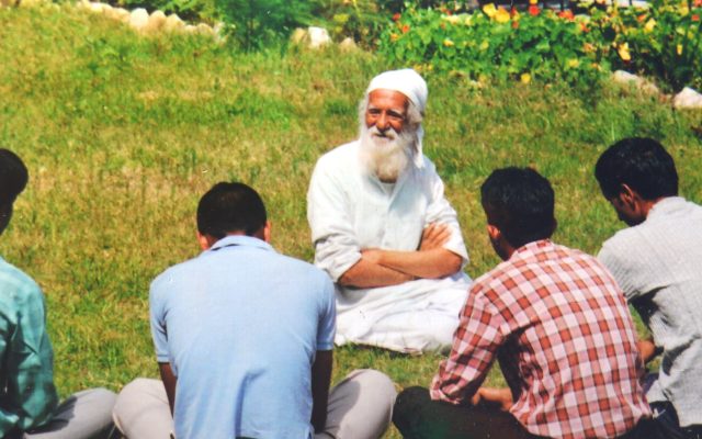 Sunderlal Bahuguna Biography: Early Life, Chipko Movement, Tehri Dam Protest and Legacy