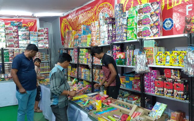 Supreme Court Against Blanket Firecracker Ban in Delhi-NCR, Asks ‘What Is Religious About Bursting of Crackers’