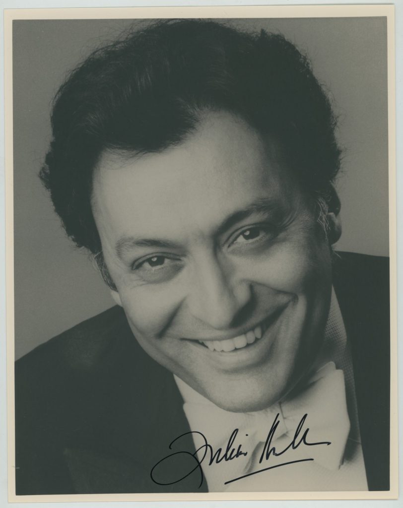 Black-and-white portrait of Zubin Mehta in 1985